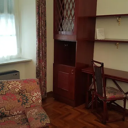 331 - Lord Nelson Fronte E Vista Mare 4 בית הארחה