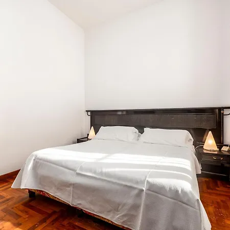 331 - Lord Nelson Chiavri - Appartamento 4 Fronte Mare Vendégház 3*
