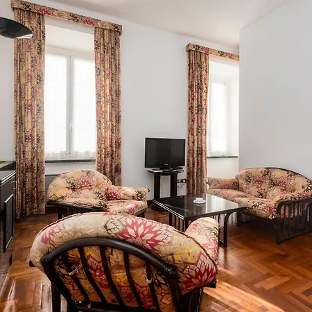Vendégház 331 - Lord Nelson Chiavri - Appartamento 4 Fronte Mare 3*