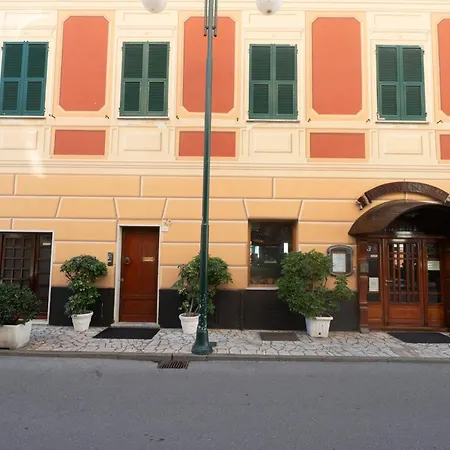 331 - Lord Nelson Fronte E Vista Mare 4 Chiavari