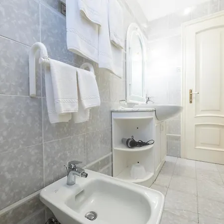 331 - Lord Nelson Chiavri - Appartamento 4 Fronte Mare 3*