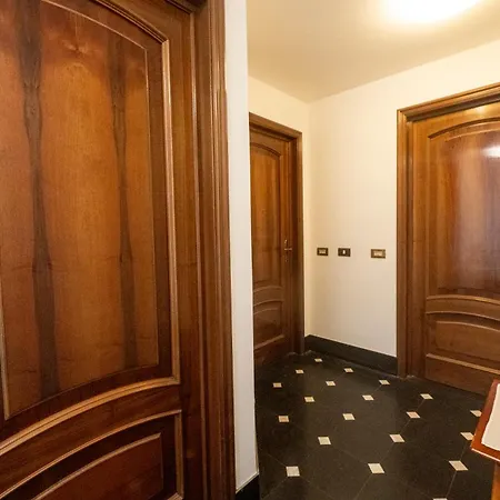 331 - Lord Nelson Chiavri - Appartamento 4 Fronte Mare Vendégház 3*