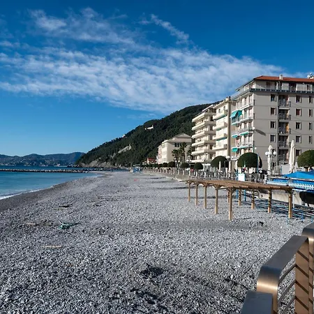 331 - Lord Nelson Chiavri - Appartamento 4 Fronte Mare
