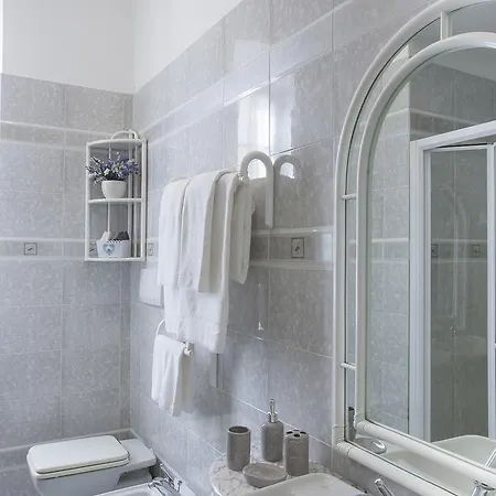 331 - Lord Nelson Fronte E Vista Mare 4 Chiavari