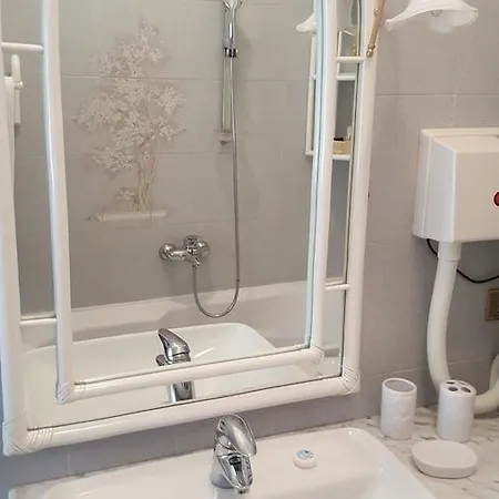 331 - Lord Nelson Fronte E Vista Mare 4 Gasthuis 4*