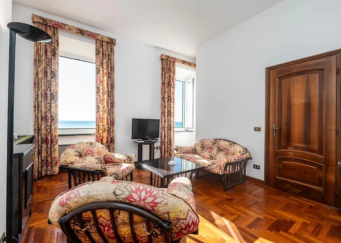 331 - Lord Nelson Fronte E Vista Mare 4 4* Chiavari