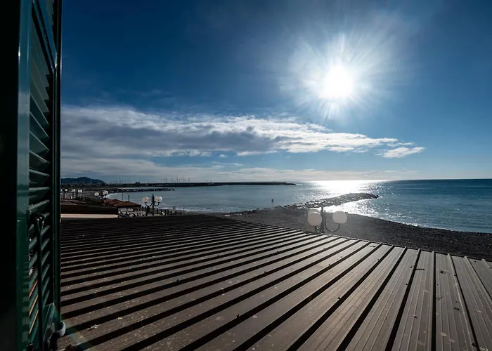 331 - Lord Nelson Fronte E Vista Mare 4