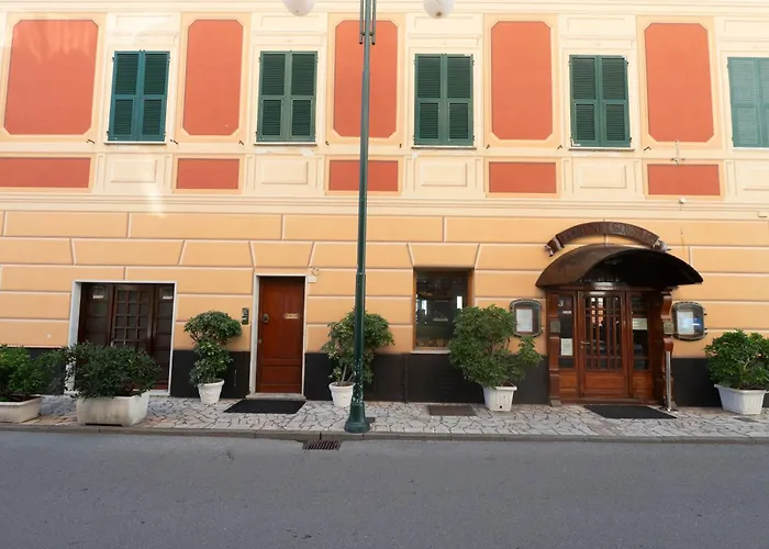 331 - Lord Nelson Fronte E Vista Mare 4 Chiavari